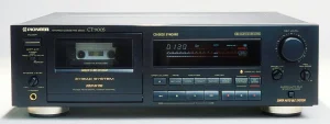 Vintage Pioneer CT-900S cassette deck with 3 recording heads, a classic piece of analog audio gear